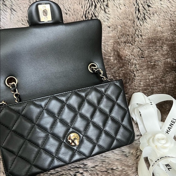Authentic Chanel Mini Rectangle Classic Flap in black lambskin with lghw - Picture 4 of 8